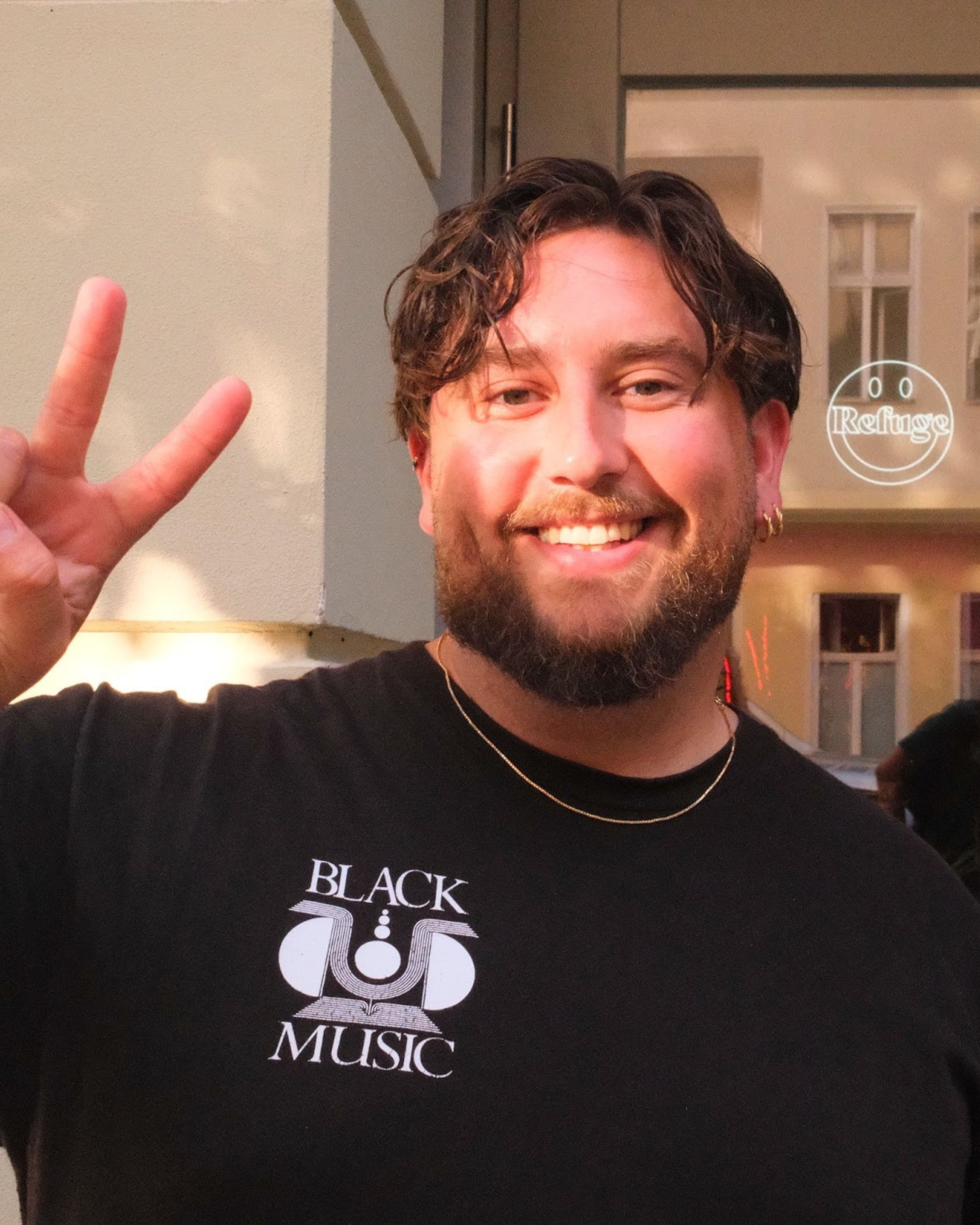 Website team pics - Eduardo-scaled